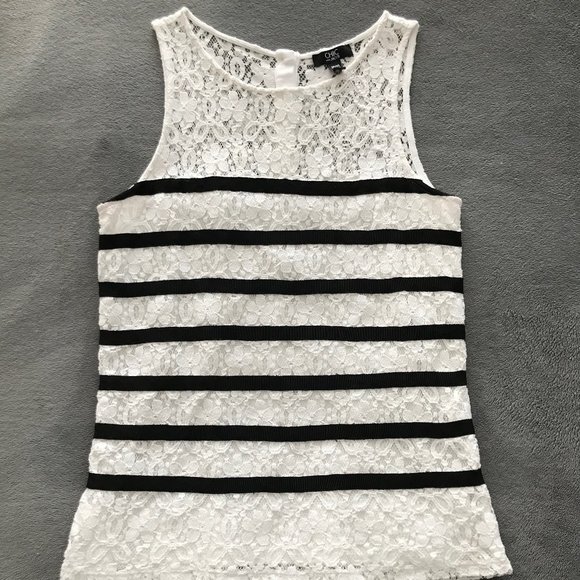 CHIC by Jacob White Lace Tank - Picture 1 of 9